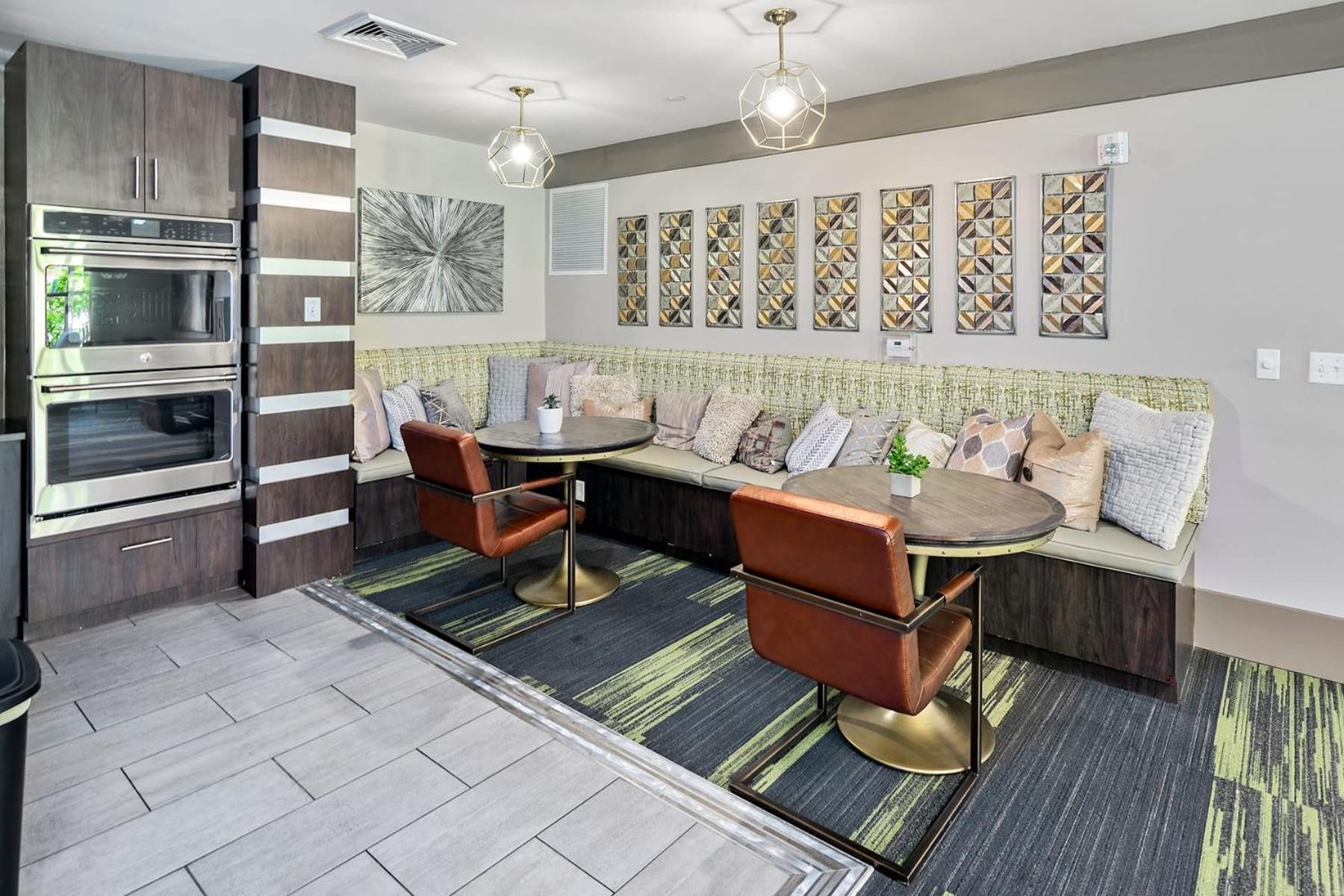 Uptown 4Th Ward Luxury Apt Year-Round Pool Charlotte Buitenkant foto